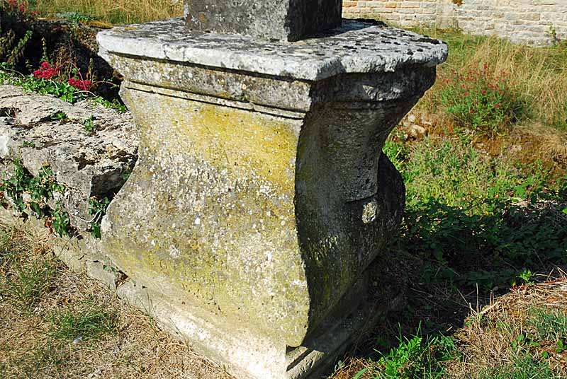Croix de protection de Villemervry, Vals-des-Tilles