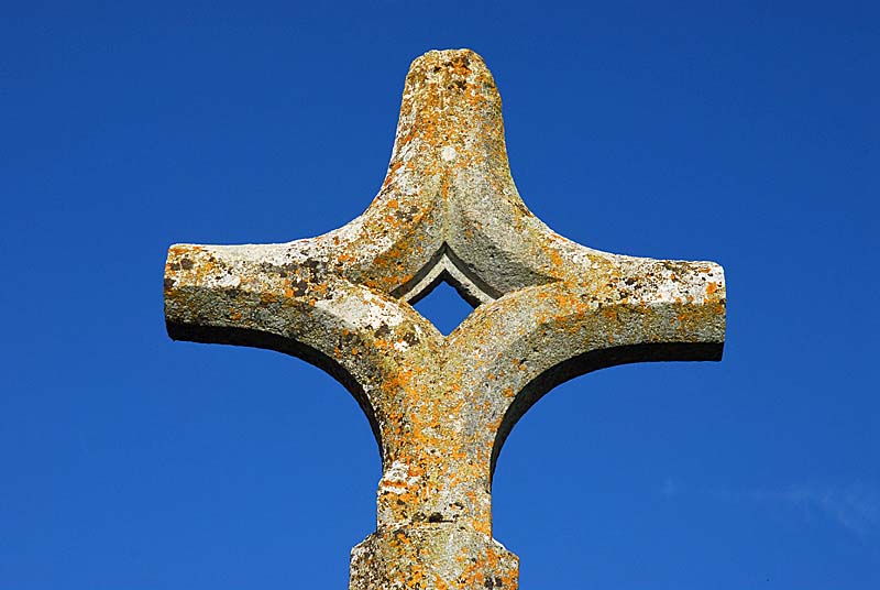 CROIX DE CHEMIN DE SAINT-BROINGT-LES-FOSSES