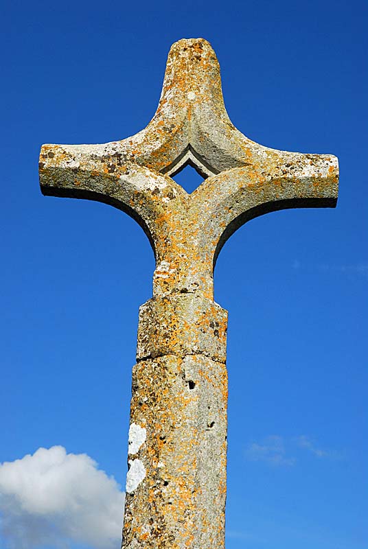 CROIX DE CHEMIN DE SAINT-BROINGT-LES-FOSSES, Saint-Broingt-les-Fosses - photo 7