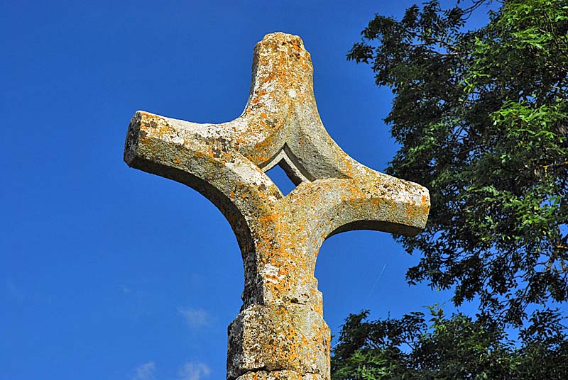 CROIX DE CHEMIN DE SAINT-BROINGT-LES-FOSSES, Saint-Broingt-les-Fosses - photo 6