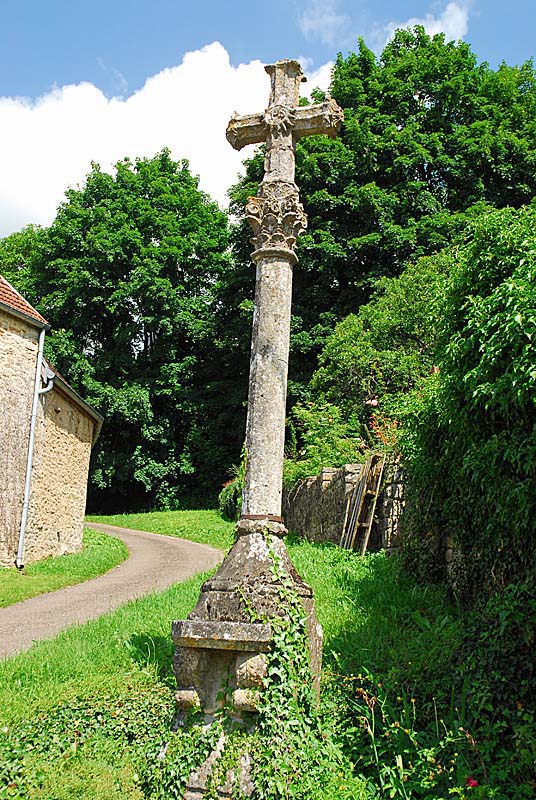 CROIX RENAISSANCE DE SAINT-MARTIN-LES-LANGRES, Saint-Martin-lès-Langres - photo 3