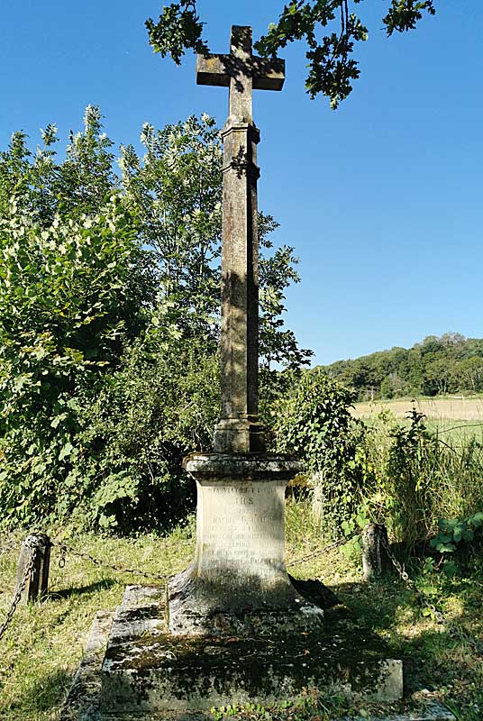 CROIX DU SOUVENIR DE BALESMES-SUR-MARNE, Saints-Geosmes - photo 2