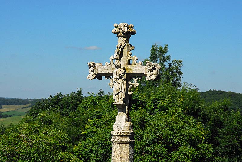 CROIX DE CIMETIERE DE VERSEILLES-LE-HAUT