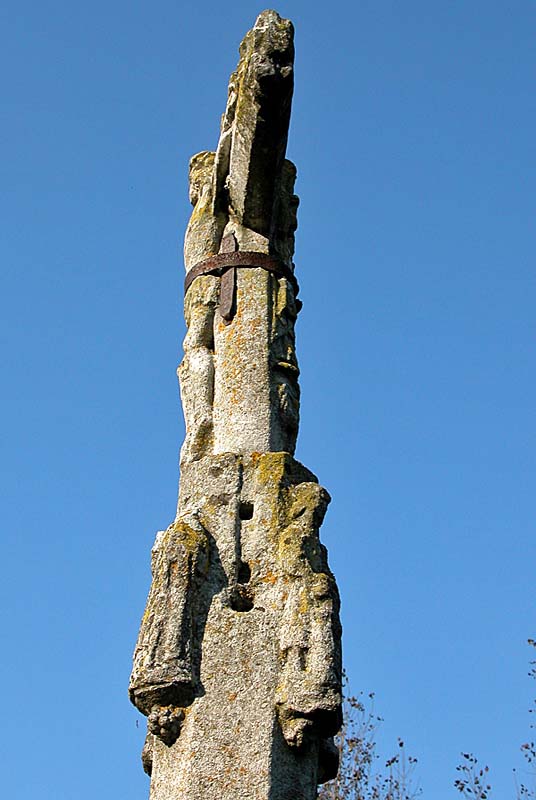 CROIX XVIe SIECLE DE VEVRES-SOUS-PRANGEY, Villegusien-le-Lac - photo 2