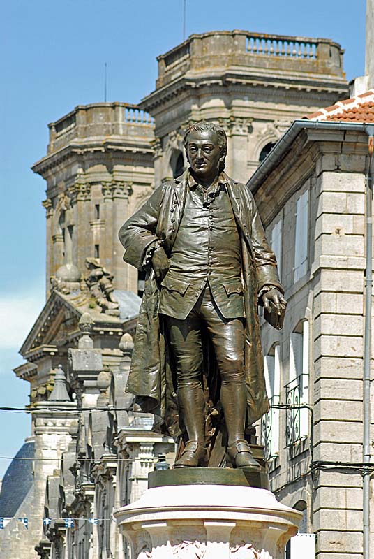 Statue et place Diderot, Langres - photo 5