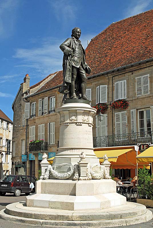 Statue et place Diderot, Langres