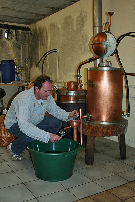 DISTILLERIE FAMILIALE GEORGES DECORSE