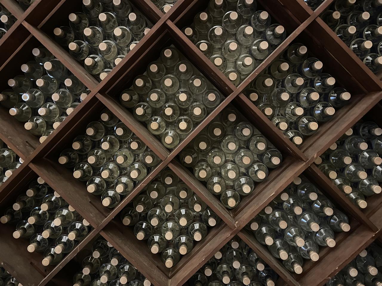 Distillerie des Dames Blanches_casiers gin