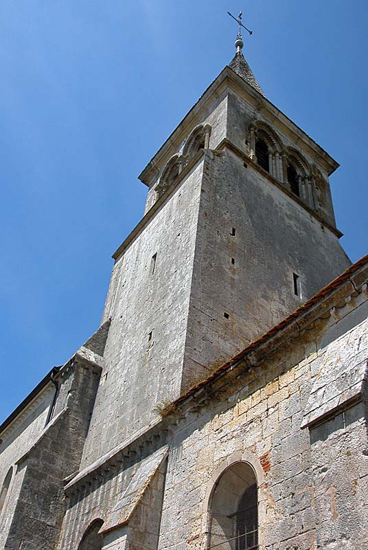 EGLISE SAINT-PIERRE-ES-LIENS D'ARBOT, Arbot