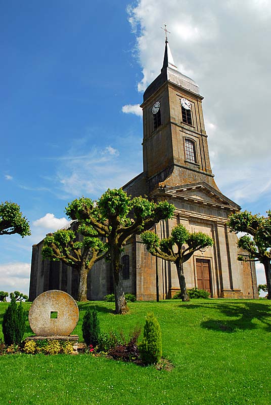 EGLISE DE LA NATIVITE-DE-NOTRE-DAME DE NEUILLY-L'EVEQUE, Neuilly-l'Évêque