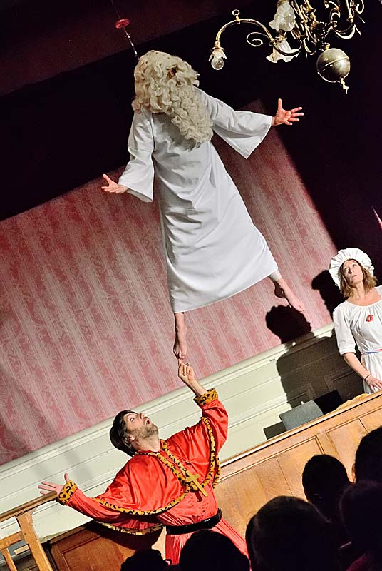 VISITE AVEC L'ESTIVAL DES HALLEBARDIERS