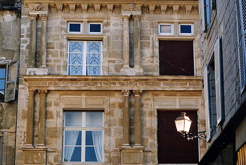 Façade Renaissance (Rue Saint-Didier)