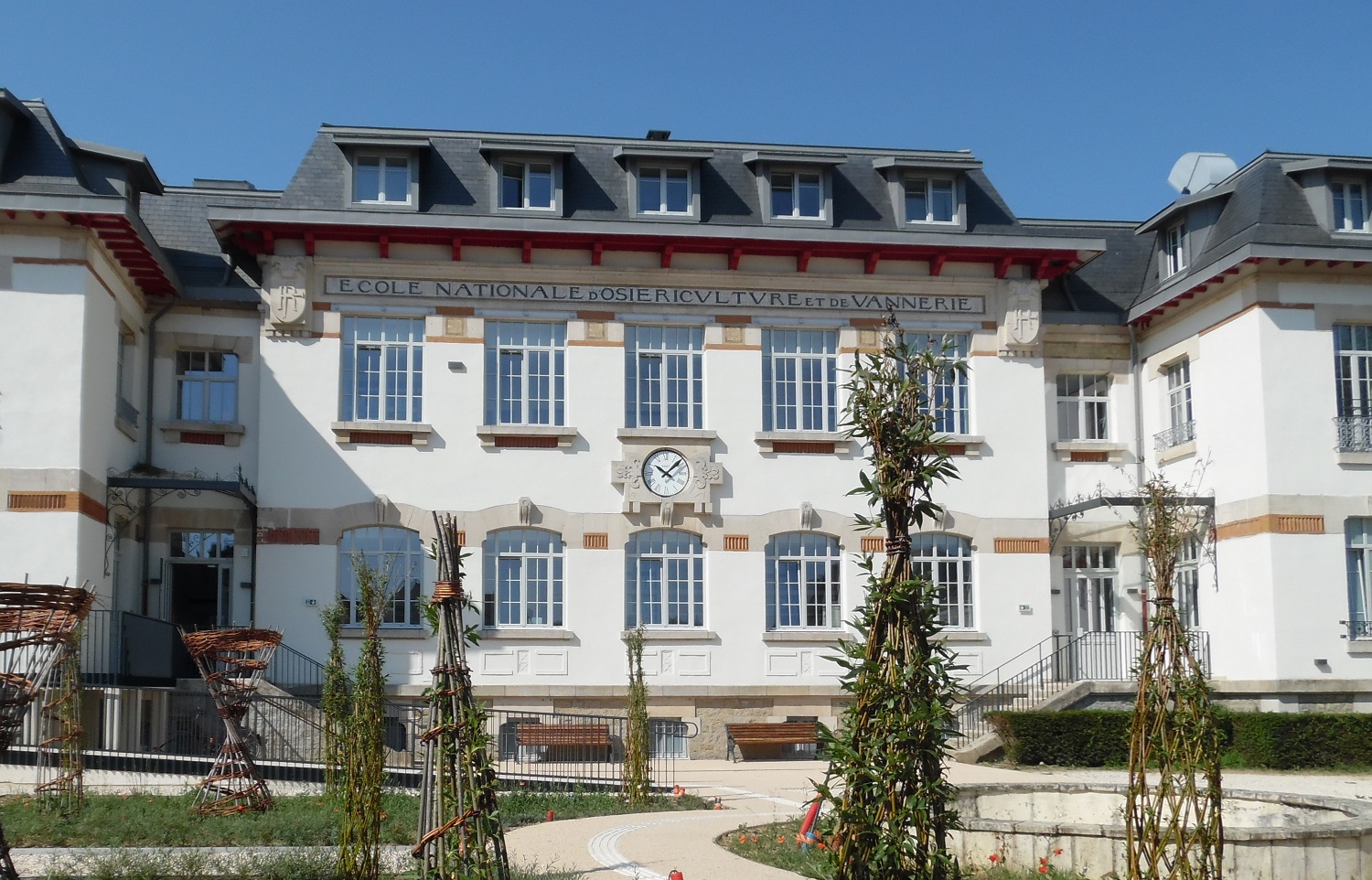 ECOLE NATIONALE D'OSIERICULTURE ET DE VANNERIE, COTÉ CENTRE DE FORMATION