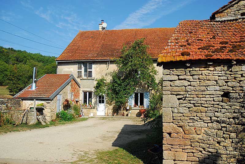 FERME TRADITIONNELLE A VILLEMERVRY