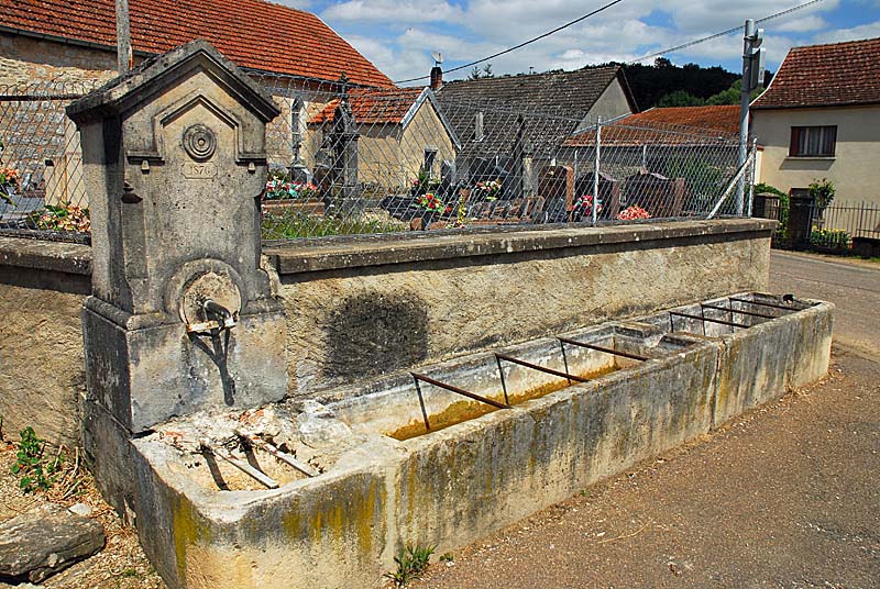 Fontaine de Villemoron, Vals-des-Tilles - photo 2