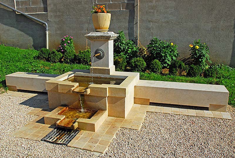 FONTAINE DE CHARMES