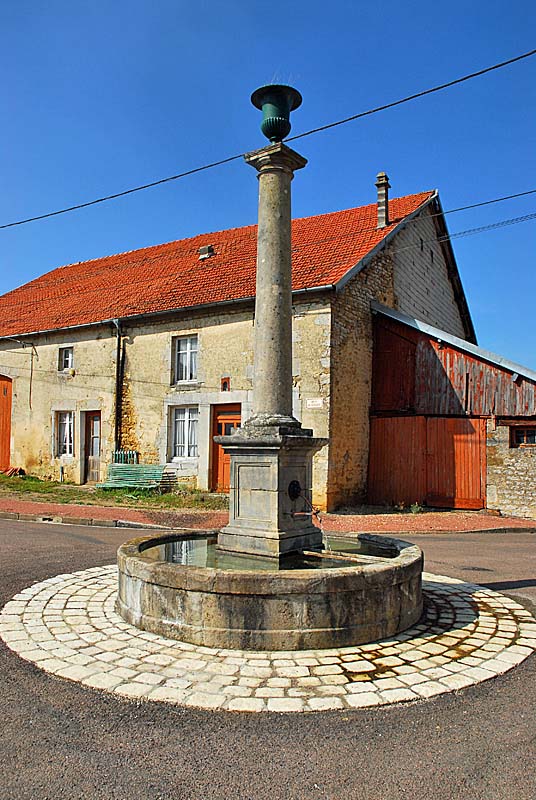 FONTAINE DE SEGRE A CHAUFFOURT, Chauffourt - photo 3