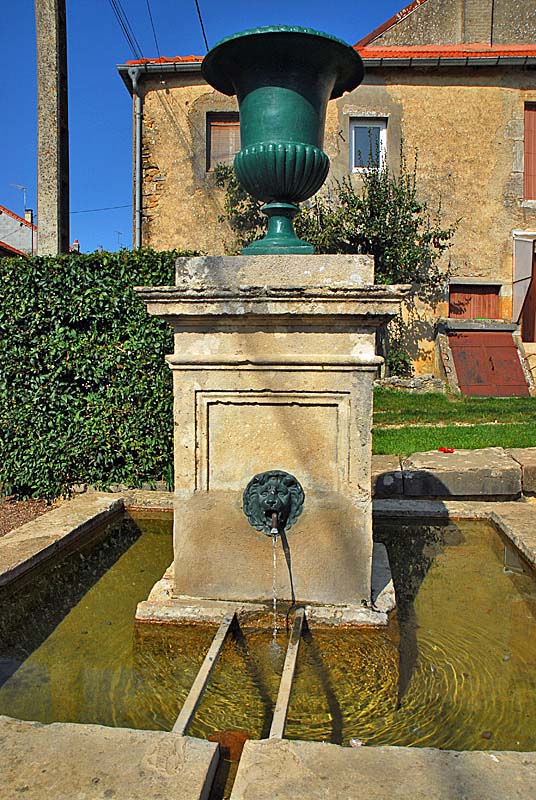 FONTAINE DE LA RUE DU FOUR A CHAUFFOURT, Chauffourt