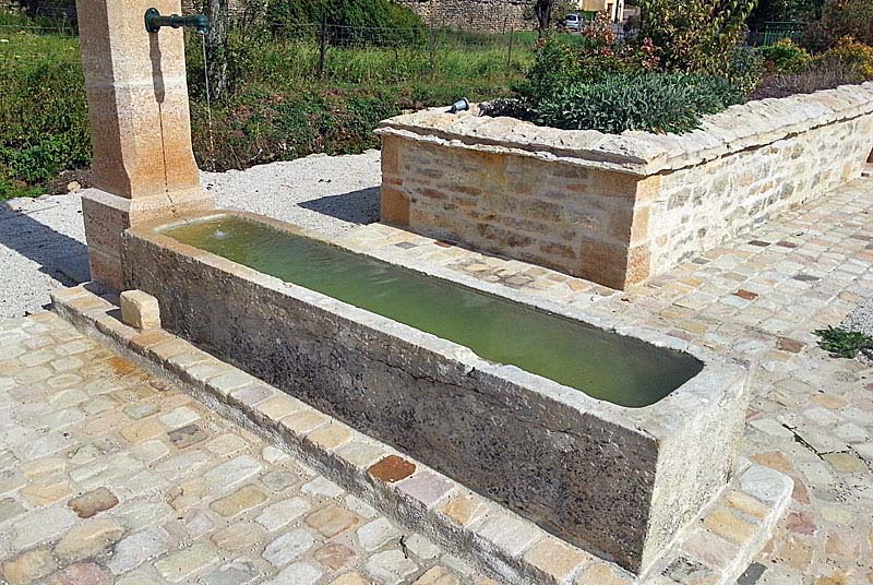 FONTAINE DE LA COUDRAIE