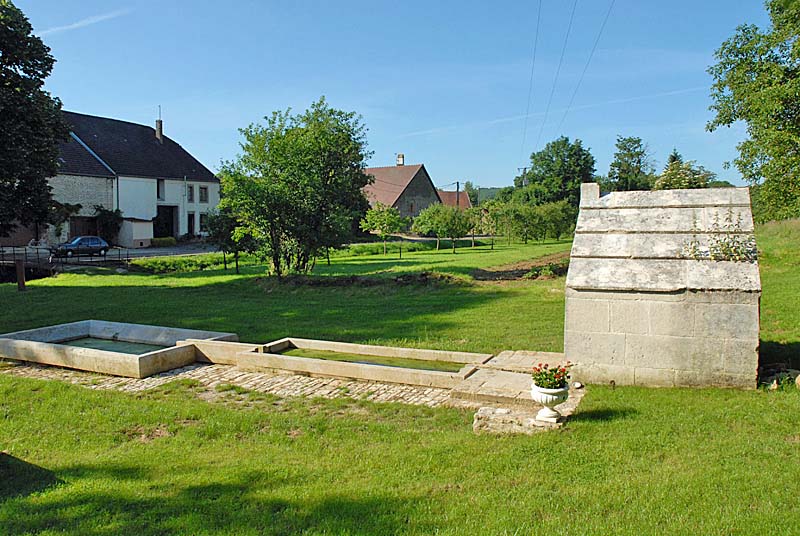 Fontaine de l'Epine de Balesmes-sur-Marne, Saints-Geosmes - photo 4