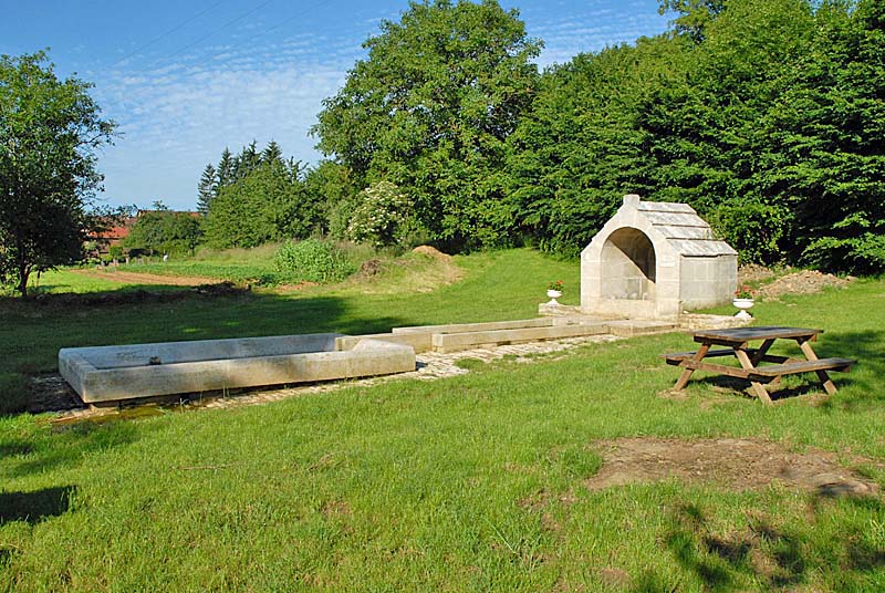 Fontaine de l'Epine de Balesmes-sur-Marne, Saints-Geosmes - photo 2