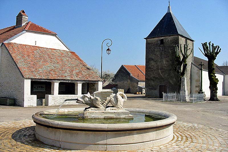 FONTAINE DE LA « PEÛTE BÊTE » D'AUJEURRES, Aujeurres