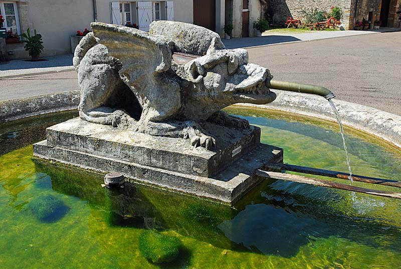 FONTAINE DE LA « PEÛTE BÊTE » D'AUJEURRES, Aujeurres - photo 2