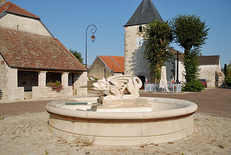 FONTAINE DE LA « PEÛTE BÊTE » D'AUJEURRES, Aujeurres - photo 6