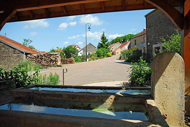 FONTAINE DU PAQUIS A ORCEVAUX, Orcevaux