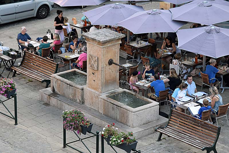 FONTAINE DU THEATRE, Langres - photo 2