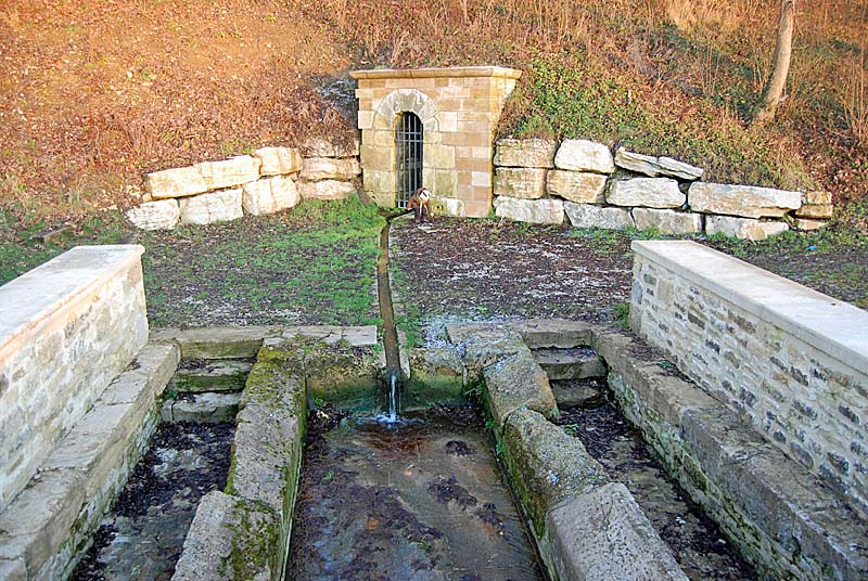 FONTAINE DU TROU