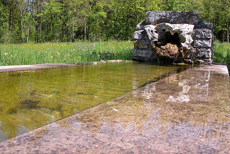 FONTAINE DU VAL DES FRAIS