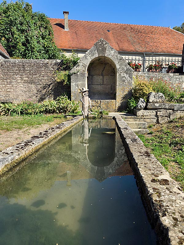 Fontaine lavoir de Tronchoy