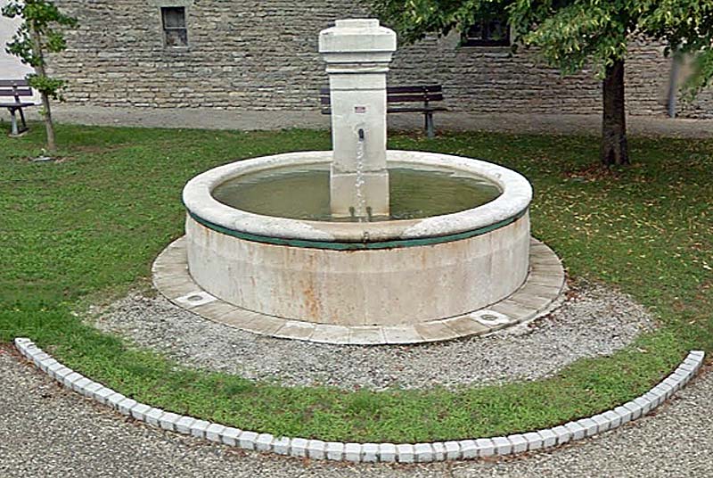 FONTAINE DE SANG-ROUGE A OCCEY