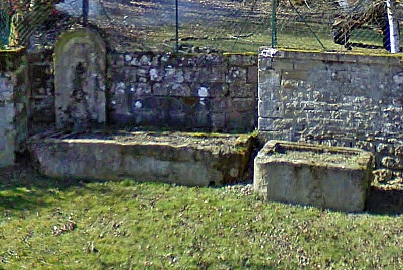 ANCIENNE FONTAINE DE RECOURT