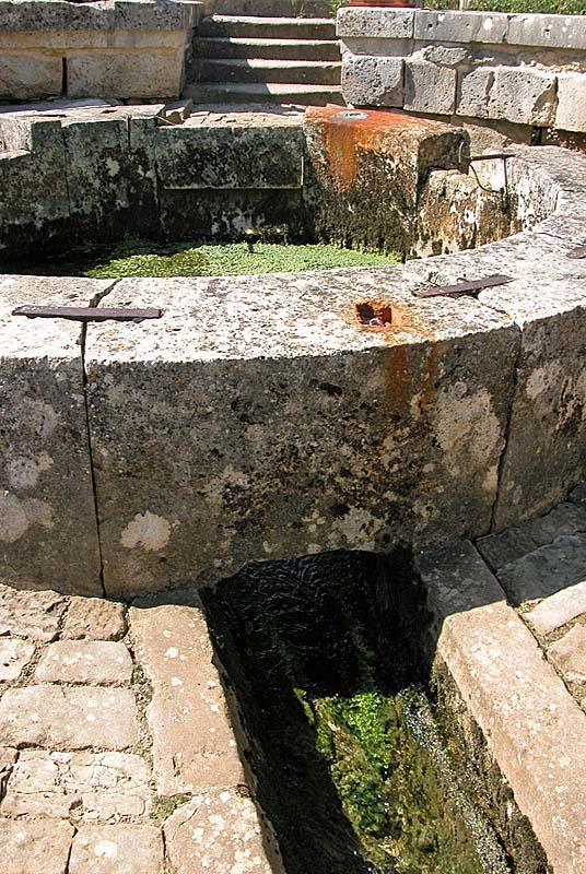 FONTAINE LE ROND A MARAC, Marac - photo 2