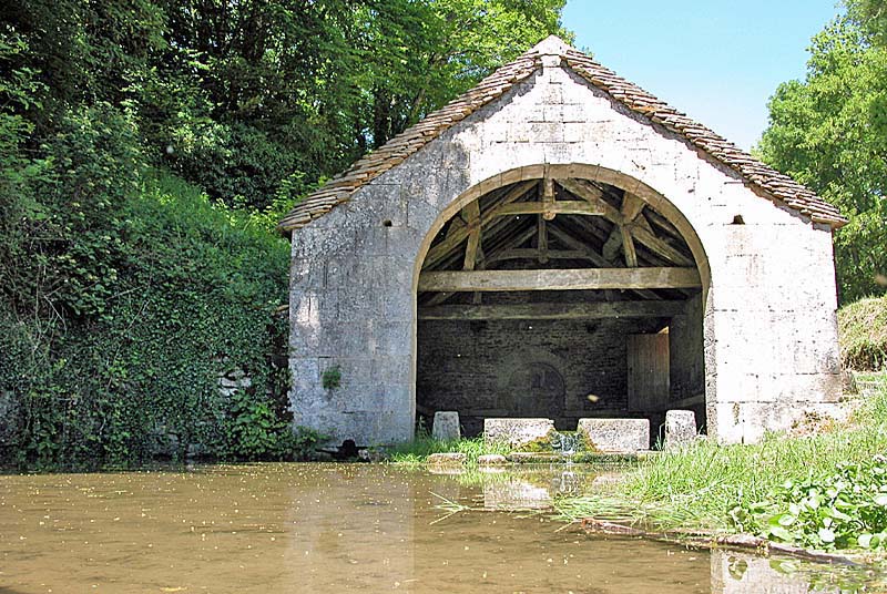 FONTAINE SAINT-ELOI DE CHATOILLENOT, Le Val-d'Esnoms