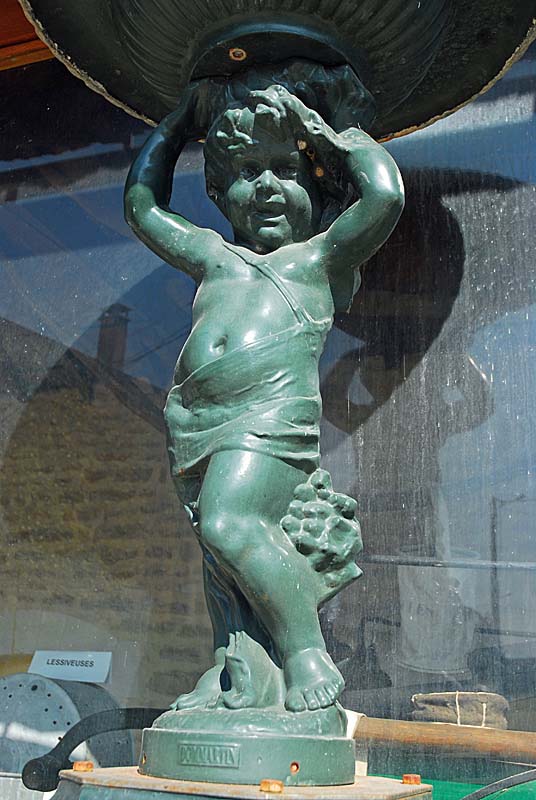 LAVOIR DE LA FONTAINE AU SURREAU, Saint-Loup-sur-Aujon - photo 6