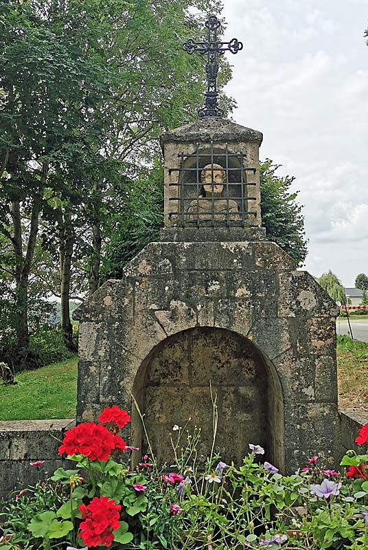FONTAINE SAINT-VINEBAULT DE HUMES, Humes-Jorquenay