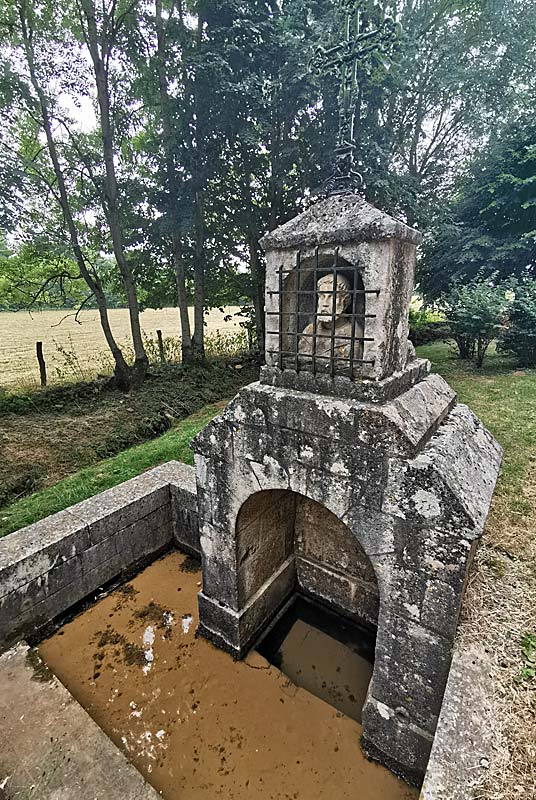 FONTAINE SAINT-VINEBAULT DE HUMES, Humes-Jorquenay - photo 5