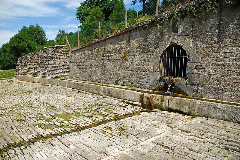 FONTAINE ET LAVOIR DE SAINTS-GEOSMES, Saints-Geosmes - photo 6