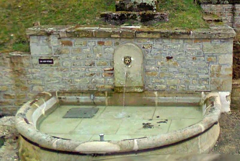 FONTAINE DE SAULXURES