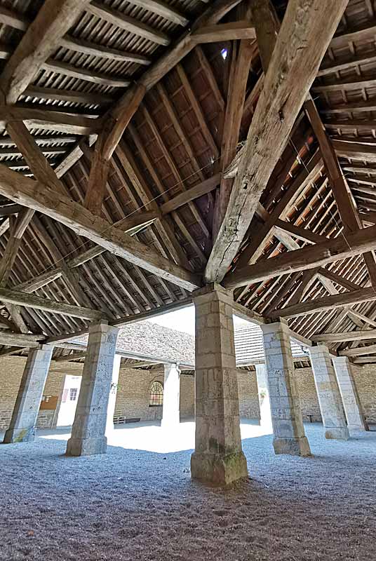 LES HALLES DE MONTSAUGEON, Le Montsaugeonnais - photo 2