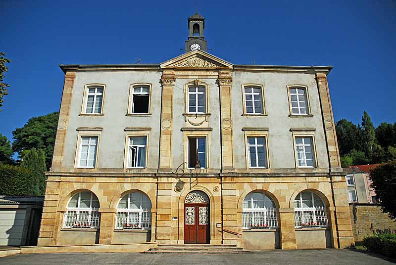 HOTEL DE VILLE DE MONTIGNY-LE-ROI
