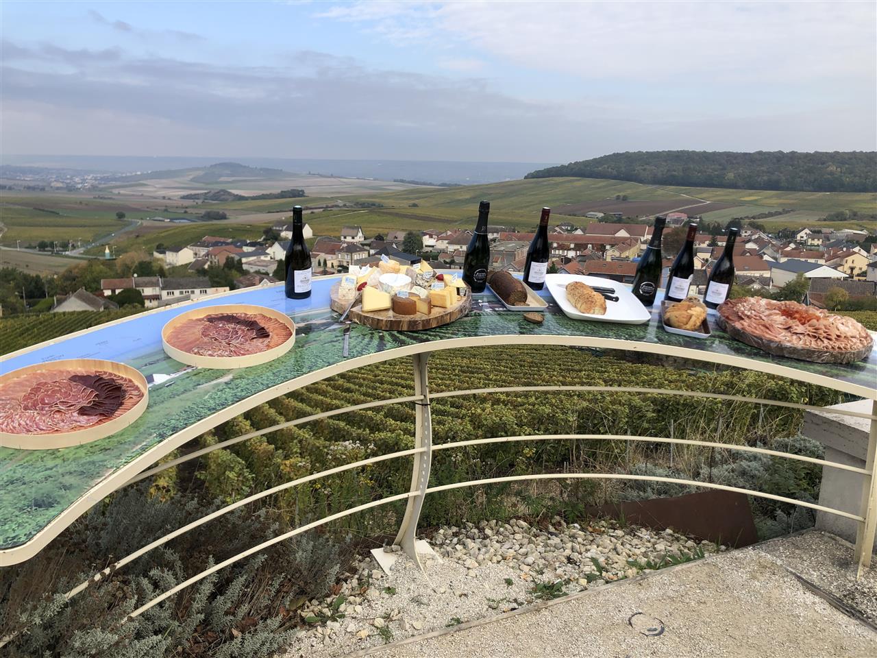 Repas dans les vignes