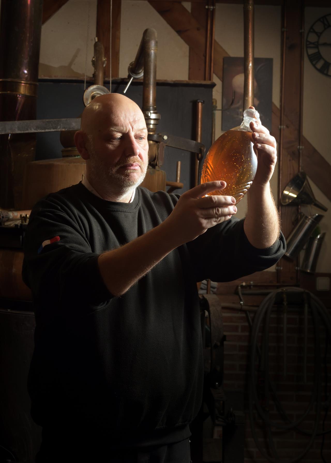 La Distillerie de la Forge Portrait  2 V