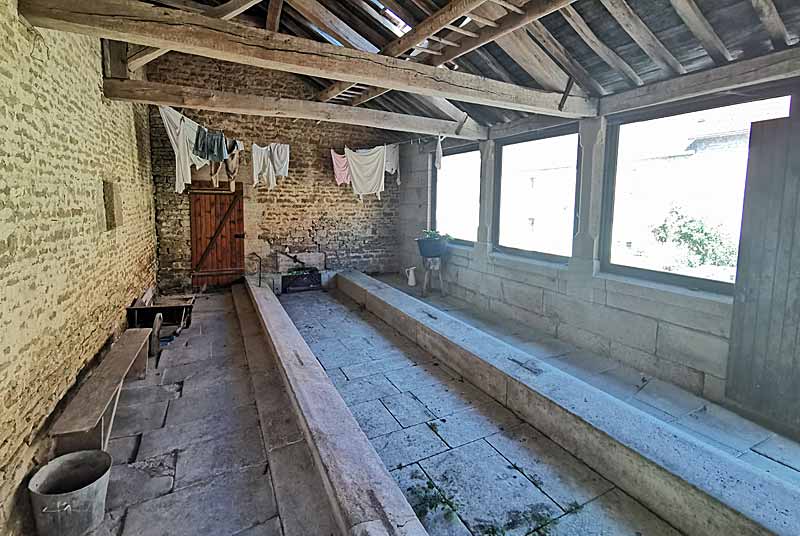 LAVOIR DU BADIN A NOIDANT-LE-ROCHEUX (2), Noidant-le-Rocheux - photo 4