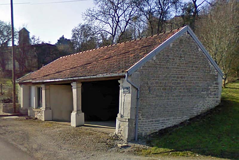 ANCIEN LAVOIR DE LA RUE DES GUEUX A CLEFMONT