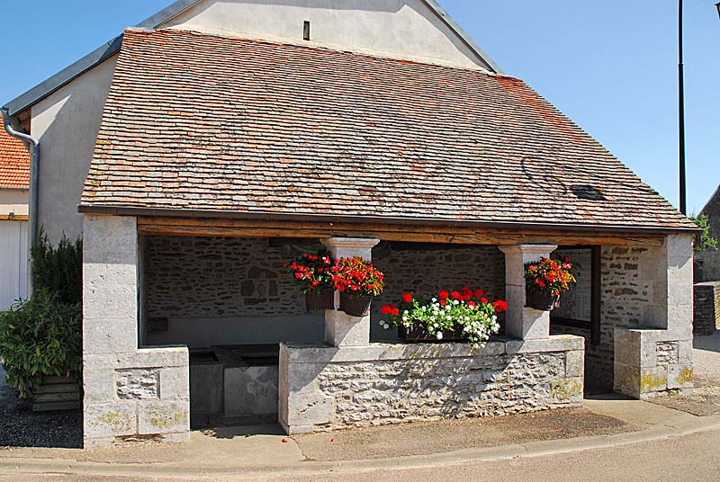 LAVOIR DE LA PLACE DE LA « PEÛTE BÊTE »