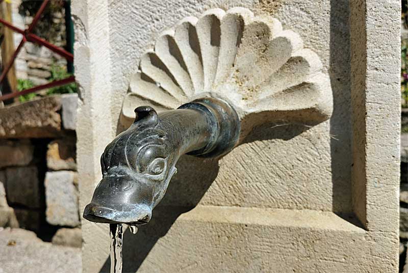 FONTAINE DU CENTRE A ORCEVAUX, Orcevaux